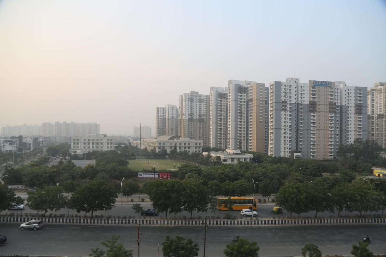Awadh Inn Noida Exterior foto